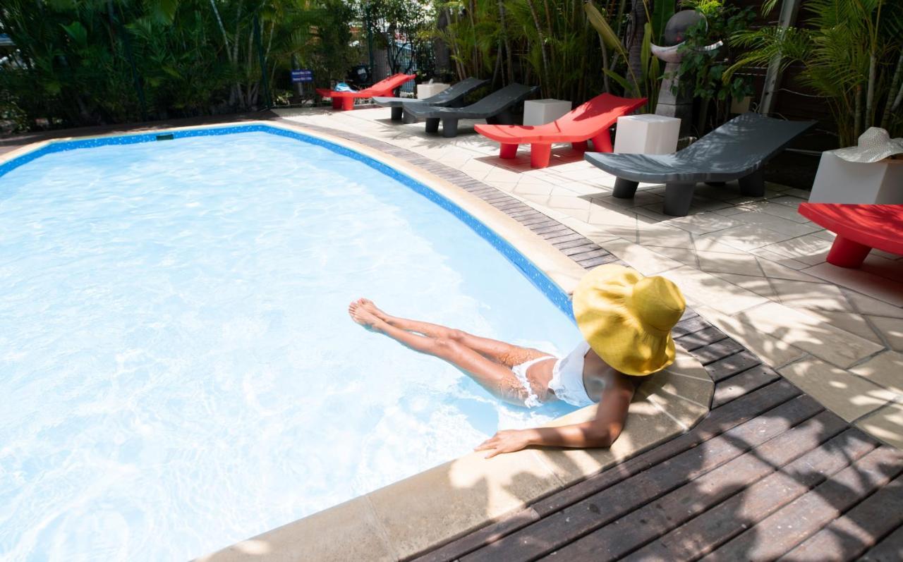 Hotel Les Bougainvilliers سان جيل لي بان المظهر الخارجي الصورة