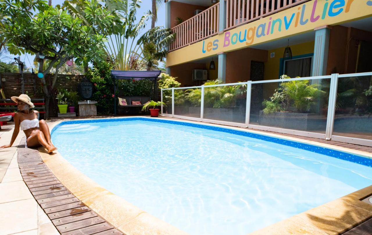 Hotel Les Bougainvilliers سان جيل لي بان المظهر الخارجي الصورة