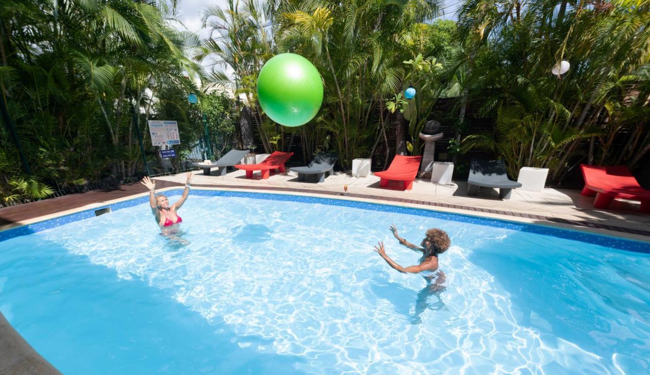 Hotel Les Bougainvilliers سان جيل لي بان المظهر الخارجي الصورة