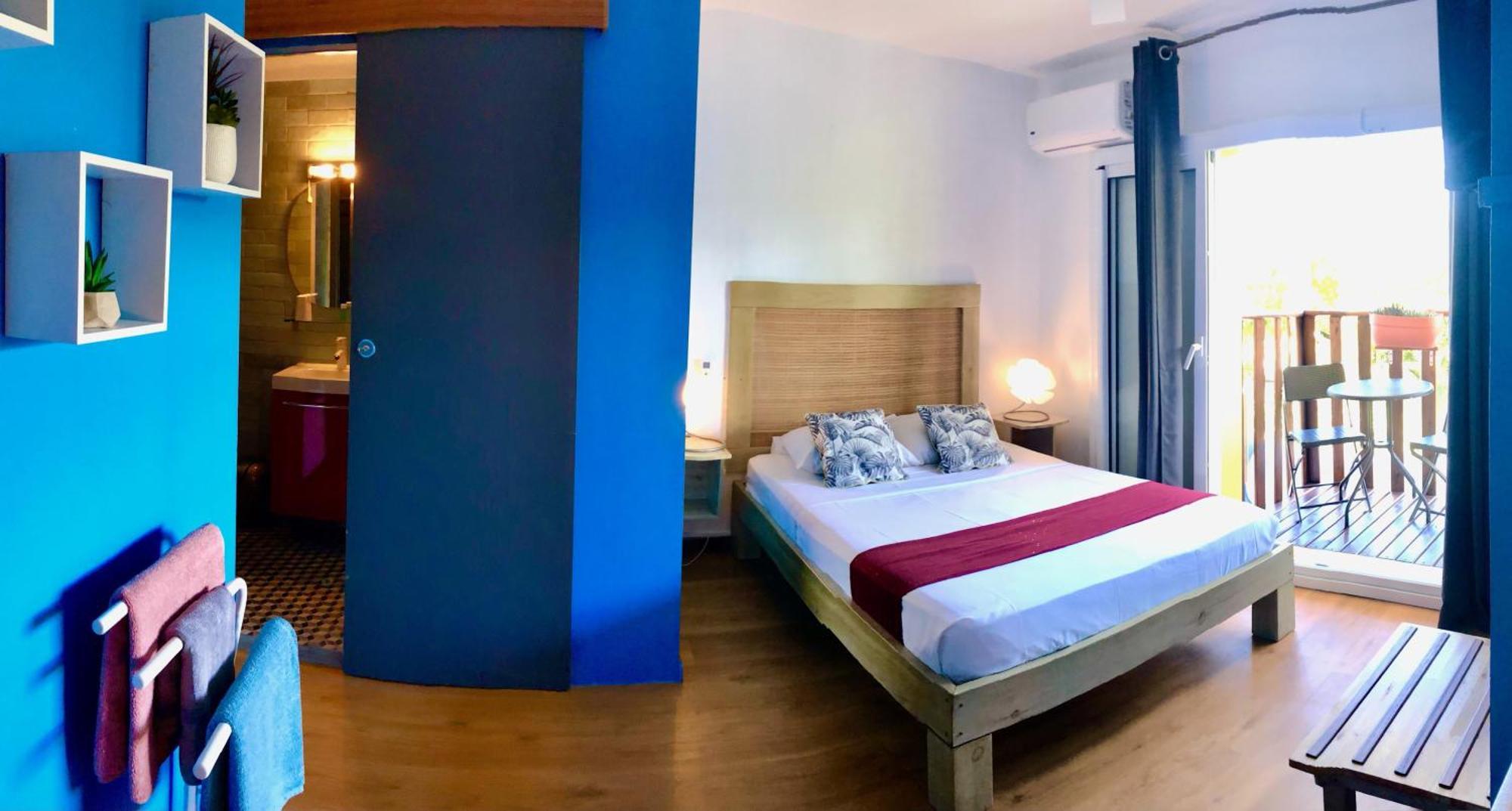 Hotel Les Bougainvilliers سان جيل لي بان المظهر الخارجي الصورة