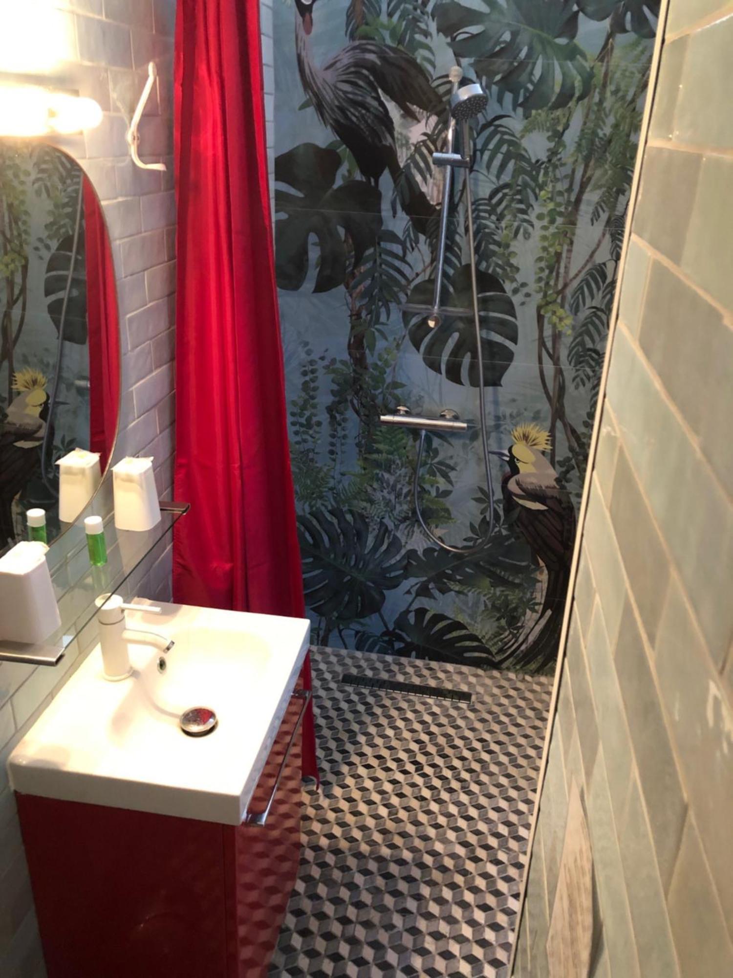 Hotel Les Bougainvilliers سان جيل لي بان المظهر الخارجي الصورة