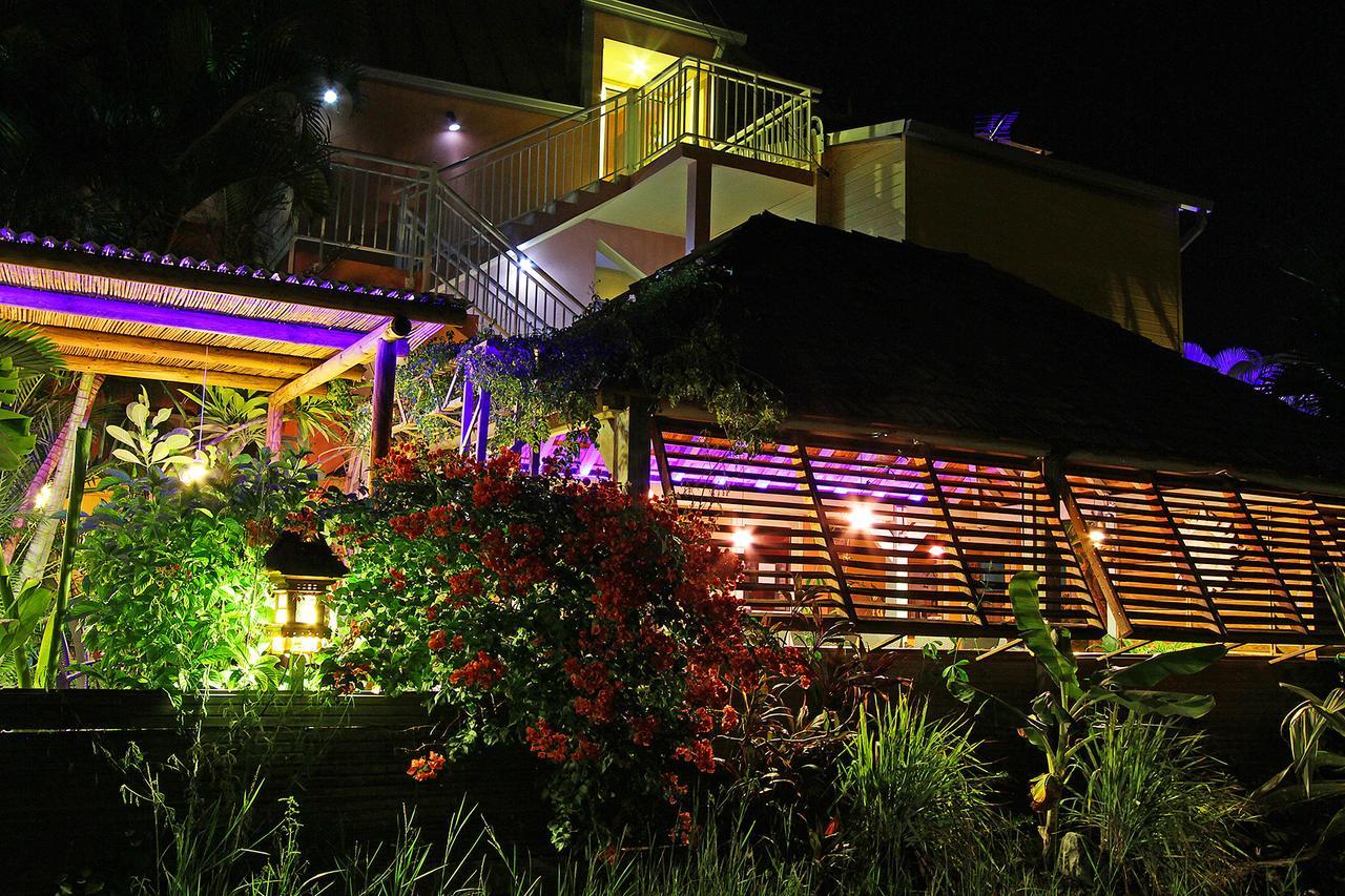 Hotel Les Bougainvilliers سان جيل لي بان المظهر الخارجي الصورة