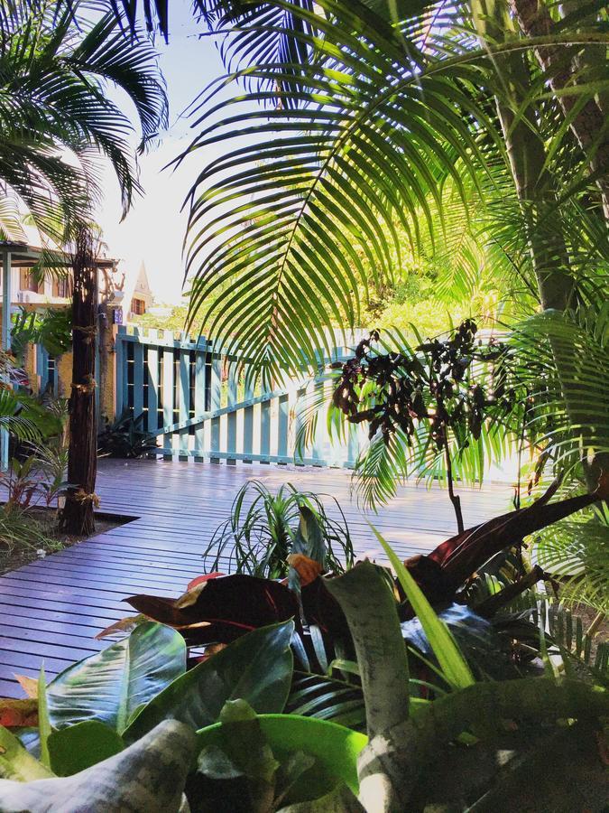 Hotel Les Bougainvilliers سان جيل لي بان المظهر الخارجي الصورة